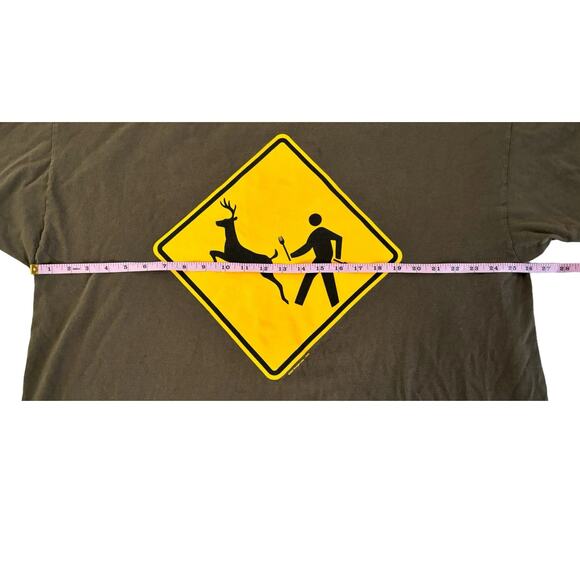 Gildan Gray/Yellow Man VS Deer Short Sleeve T-Shirt Mens Size XXL - Picture 6 of 8